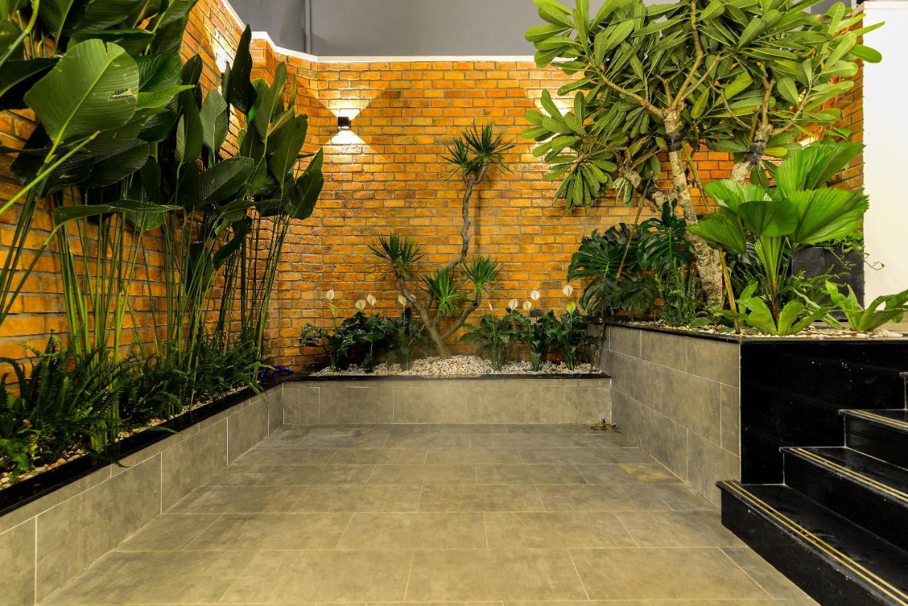 Cozrum Homes The Gallery Residence Ho-Chi-Minh-Stadt Exterior foto
